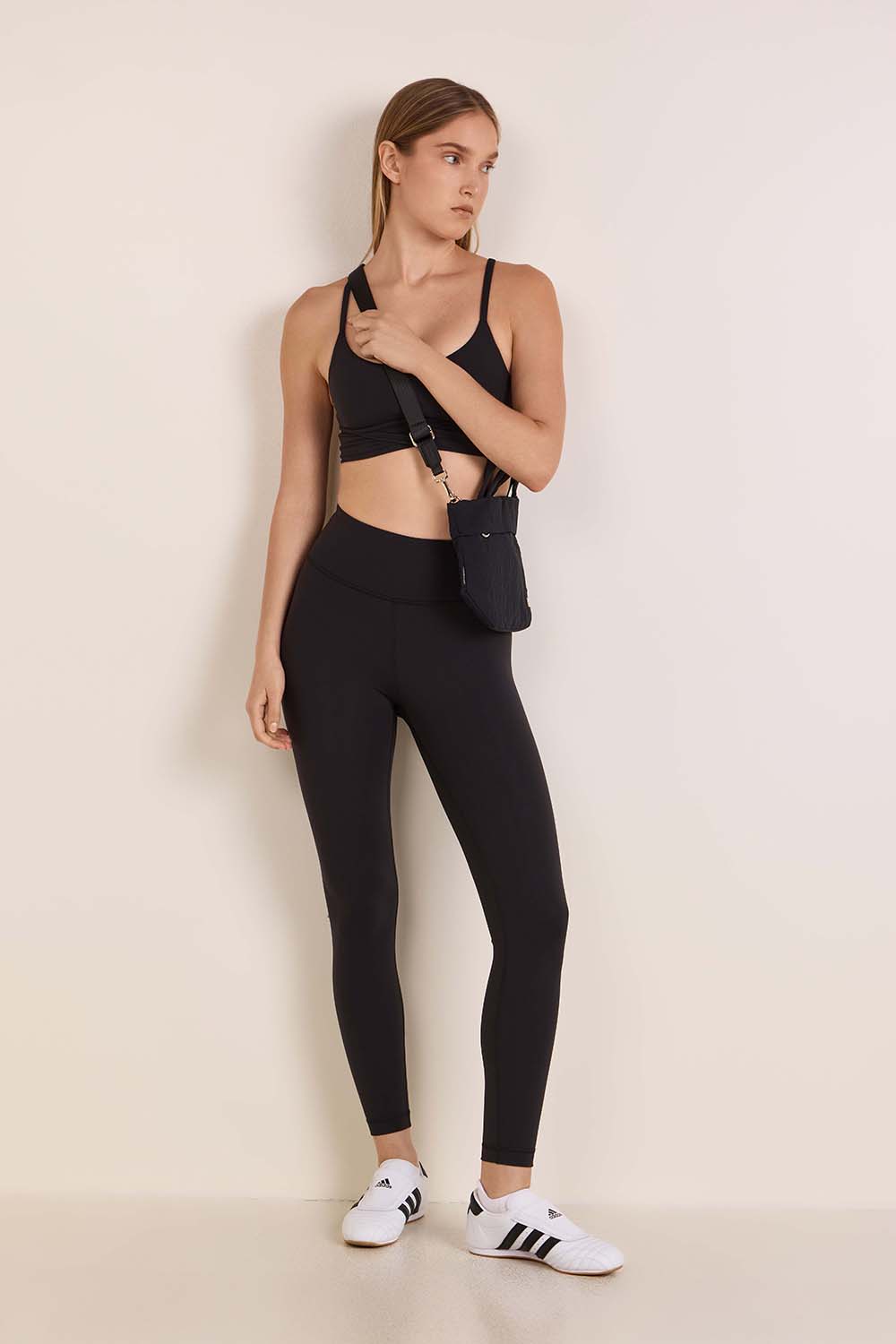 Wunder Train V-Back Tight 25